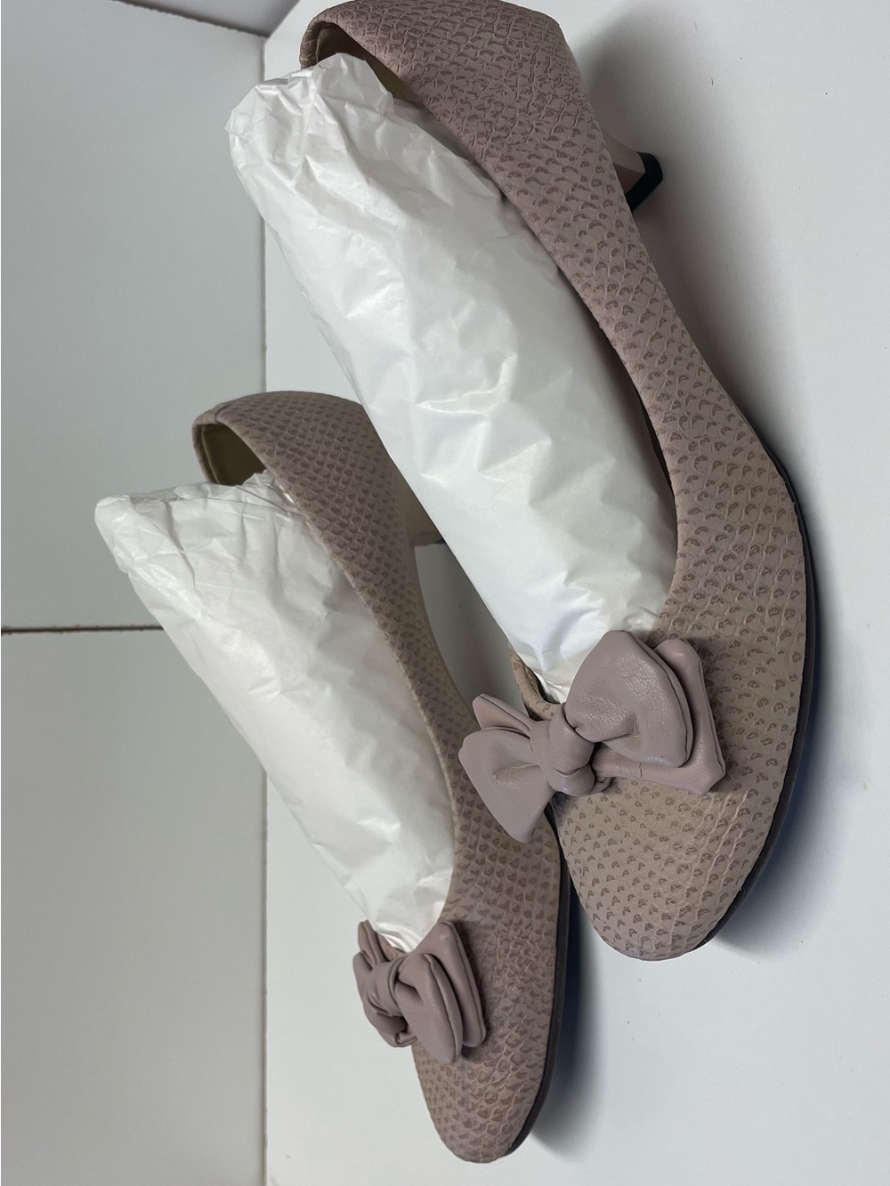 Women’s Bow-Trim Low Heel Flats in Taupe